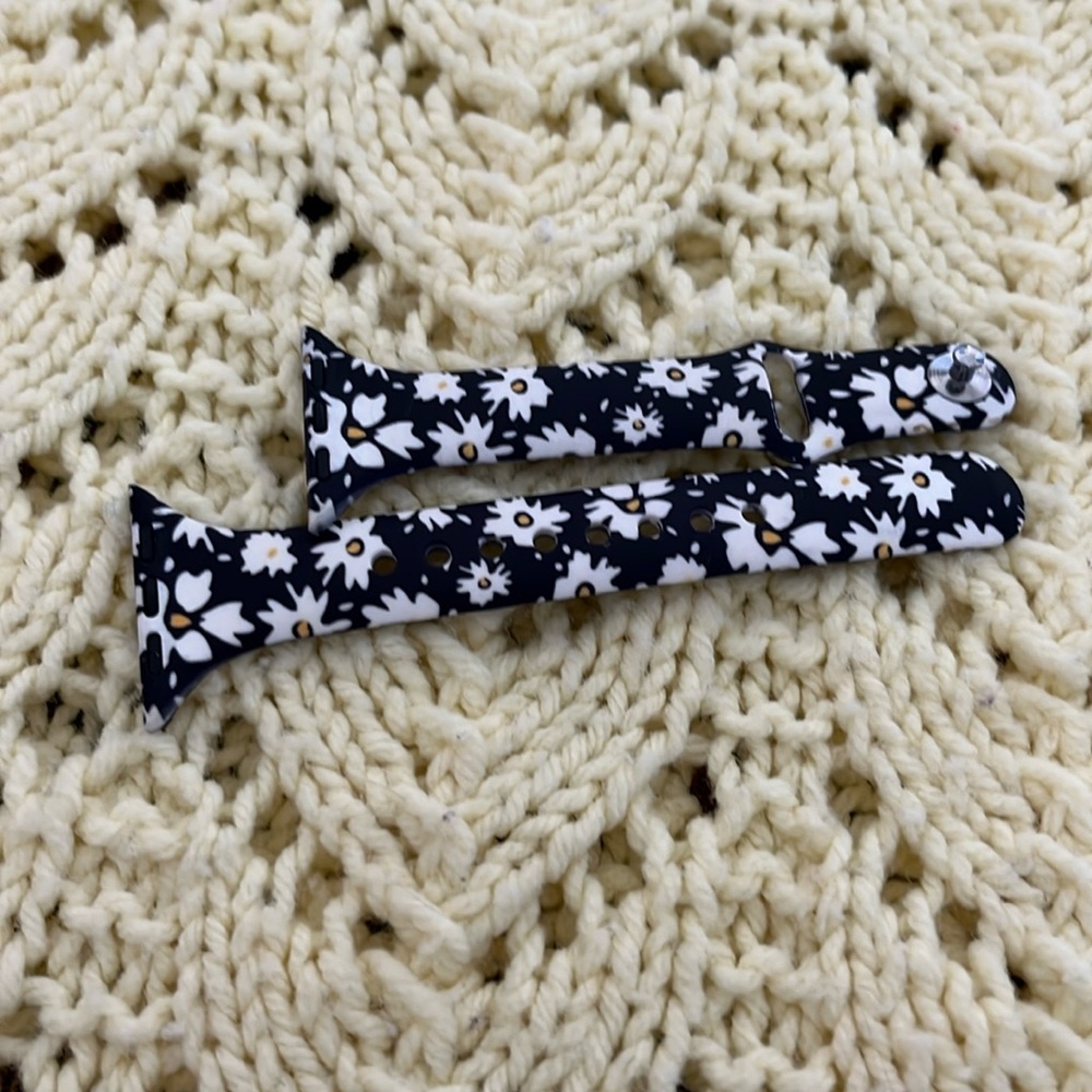 Apple Watch band black with white daisies